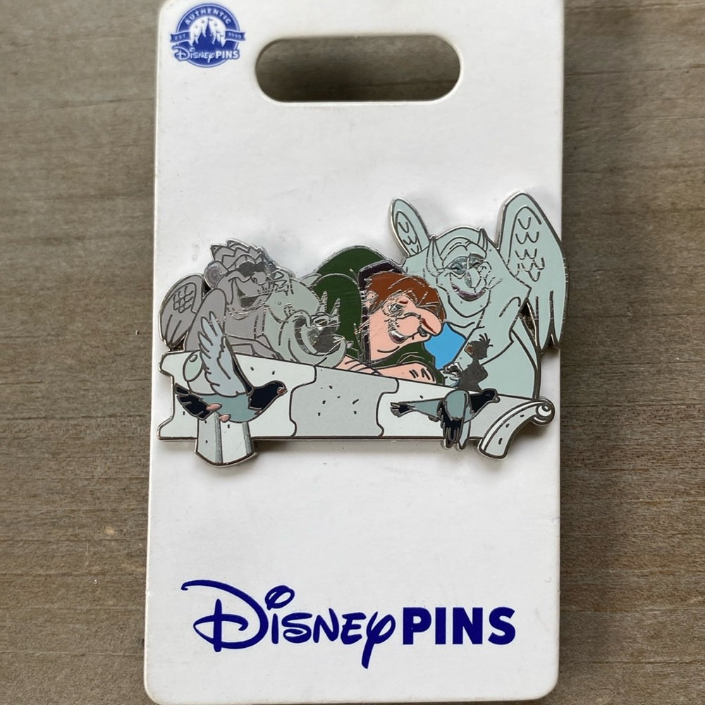 The Hunchback Of Notre Dame ~ Quasimodo Gargoyles Disney Trading Pin  NEW